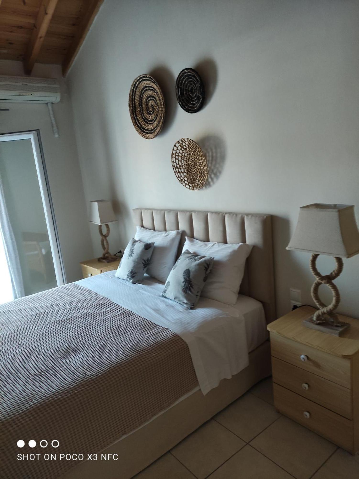 Ifigenia Studios Патитири Номер фото